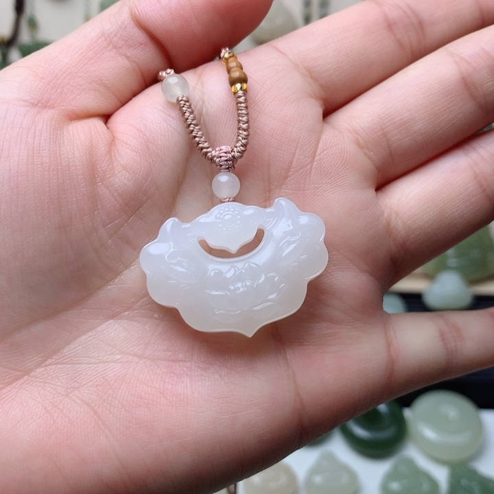 和田玉吊坠未镶嵌