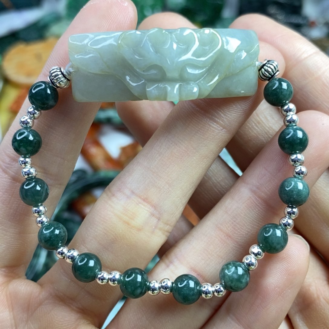 翡翠颈饰未镶嵌吊坠