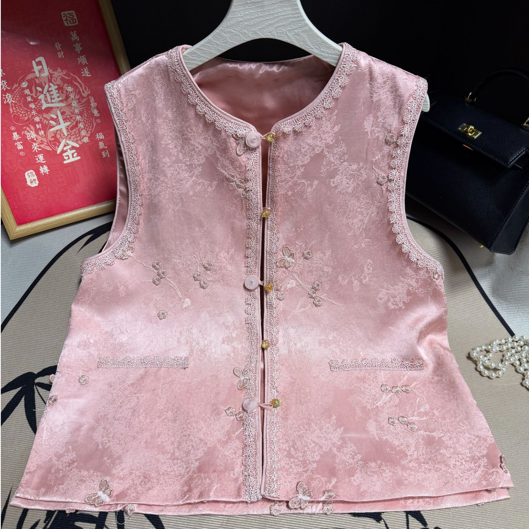 秋冬新款薄款修身型马甲厚款植物花卉马夹新中式提花双层时尚