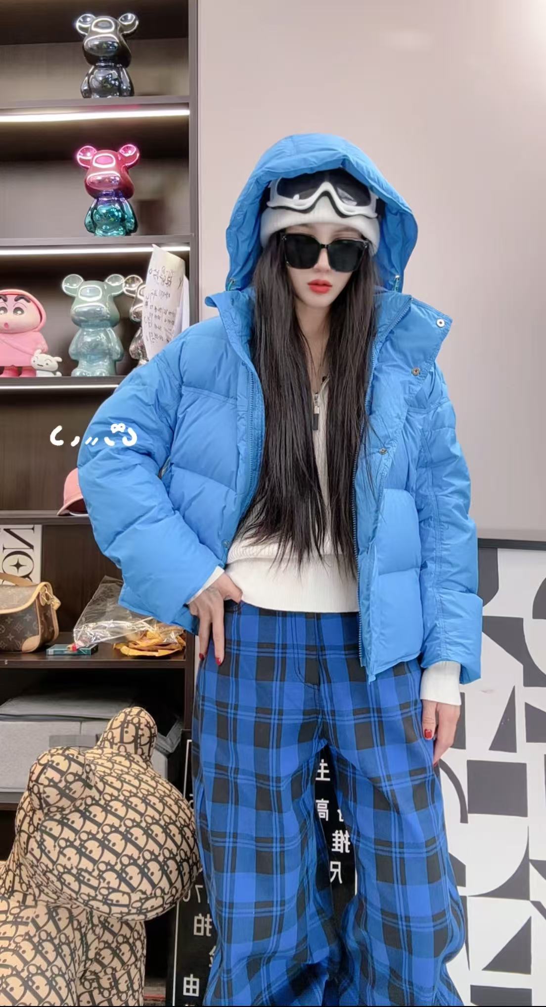 【8818羽绒服】2025短款连帽（可拆卸）百搭宽松白鸭绒加厚保暖羽绒服