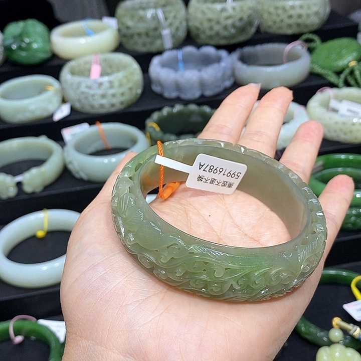 和田玉手镯61圈口1未镶嵌