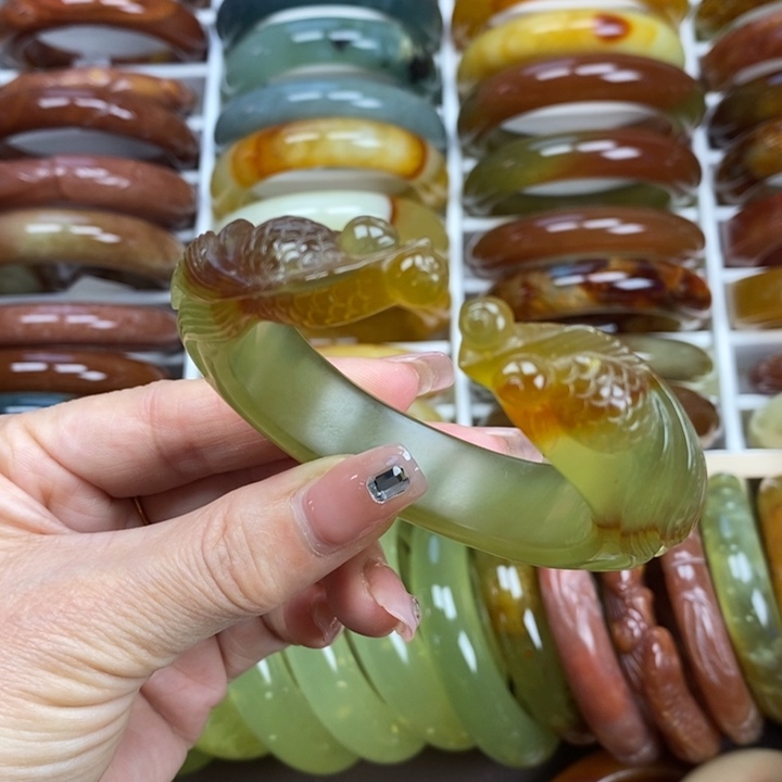 蛇纹石玉手镯未镶嵌53