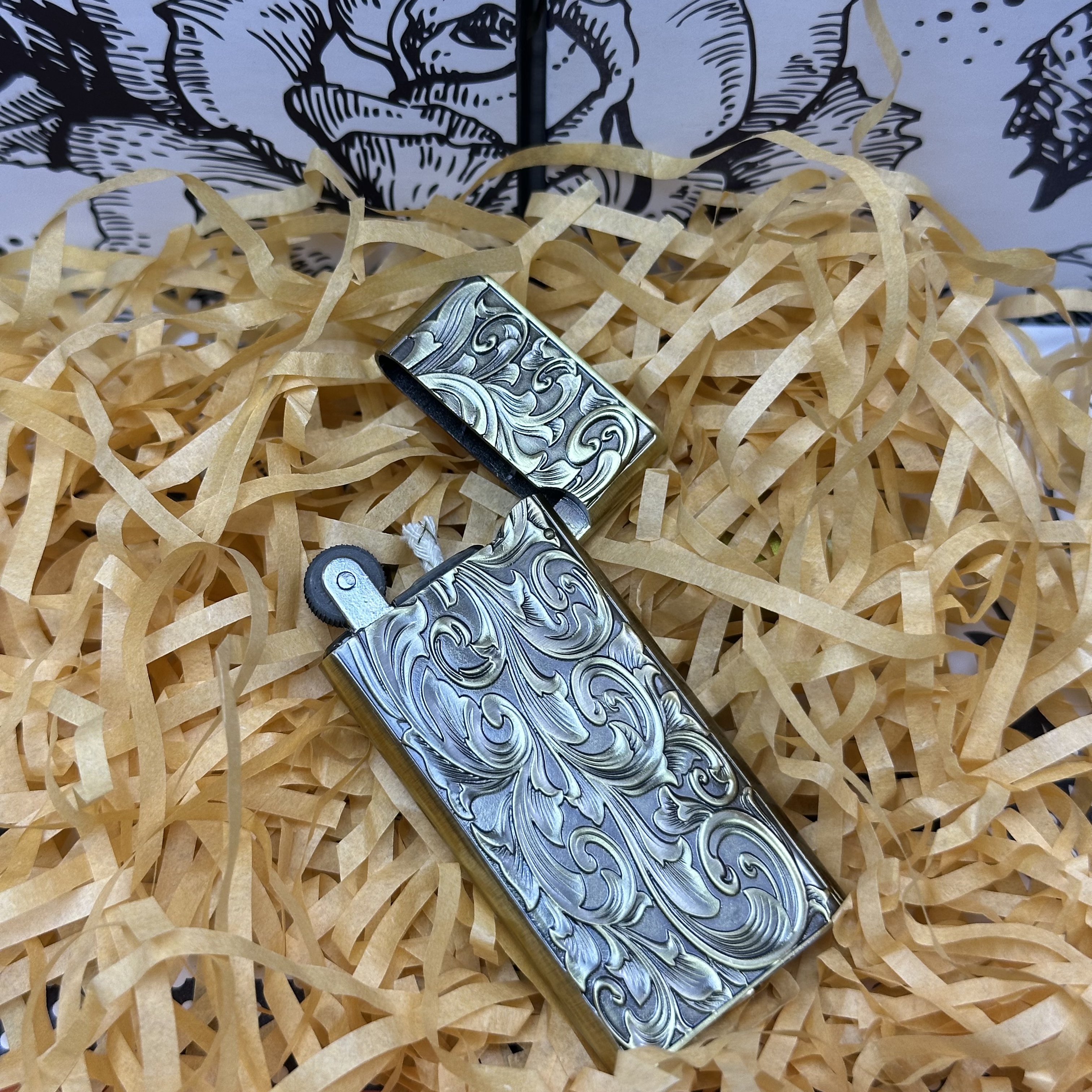 603超薄青铜唐草煤油打火机