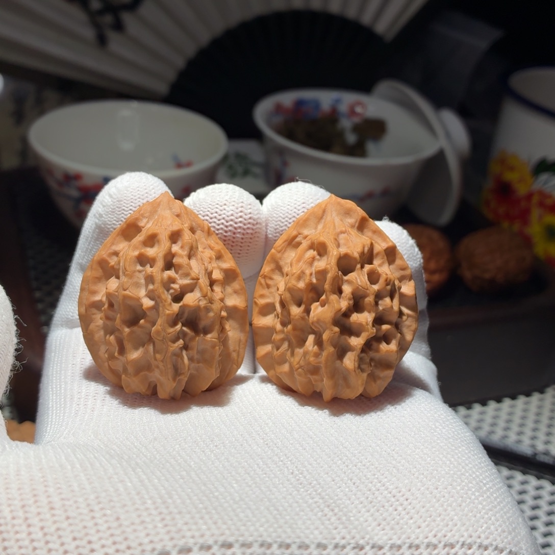 文玩核桃吊坠龙塌