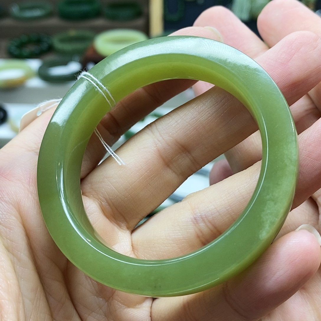 【闪购商品】未镶嵌手镯和田玉