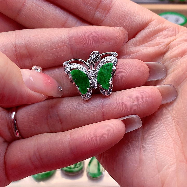 翡翠颈饰银S925镶嵌翡翠