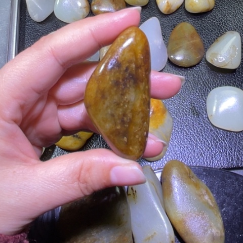 青***草和田玉（子料）未镶嵌颈饰