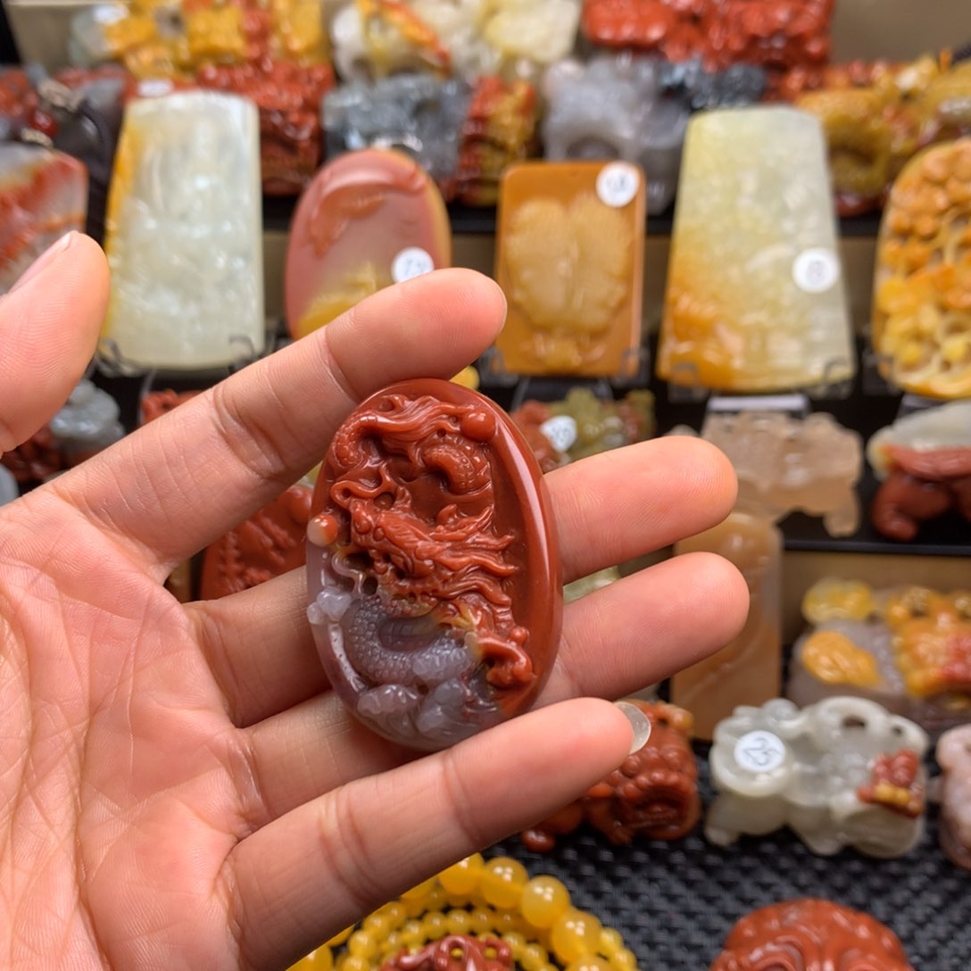 石英质玉（黄龙玉）挂件未镶嵌