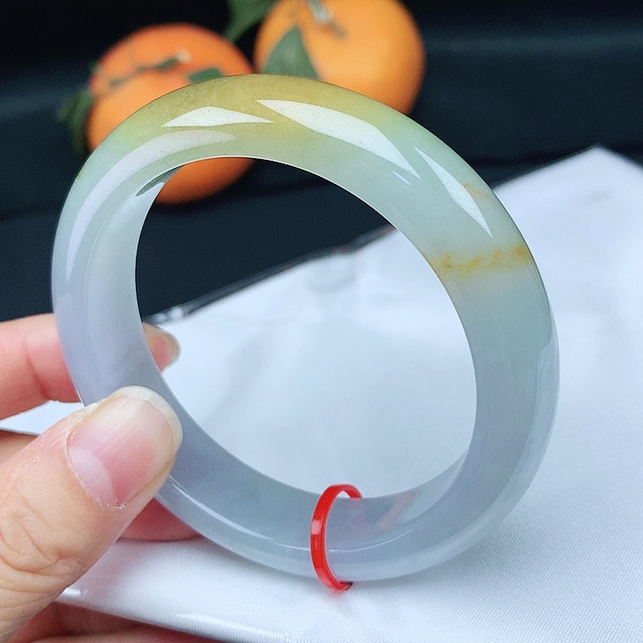 翡翠手镯未镶嵌55圈