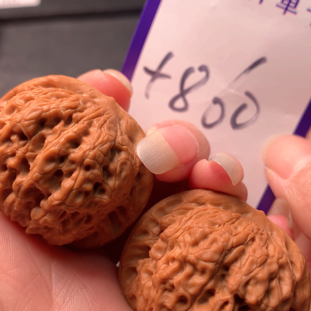 文玩核桃吊坠血麒麟