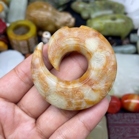 蛇纹石玉未镶嵌颈饰45