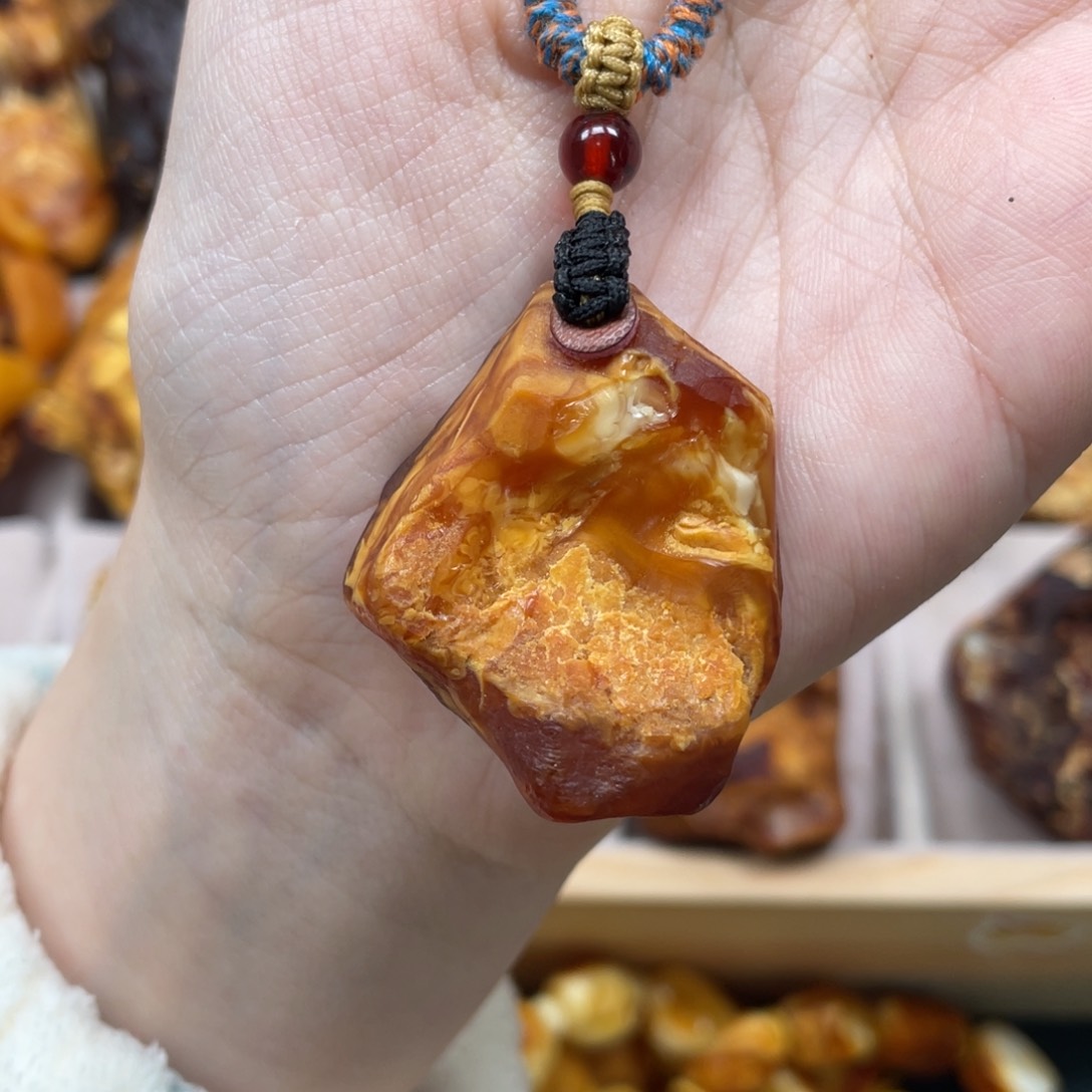 琥珀珠宝奇石未镶嵌
