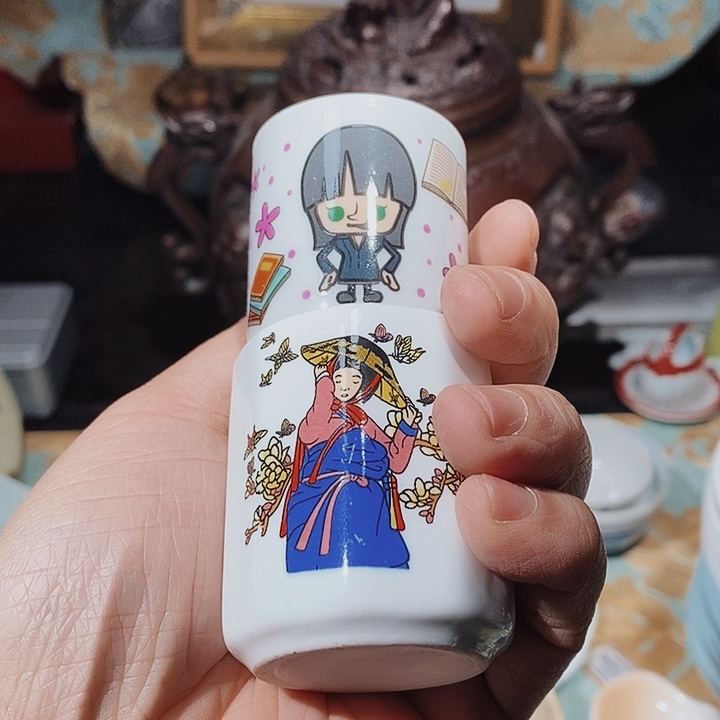 瓷片新年快乐。万事如意