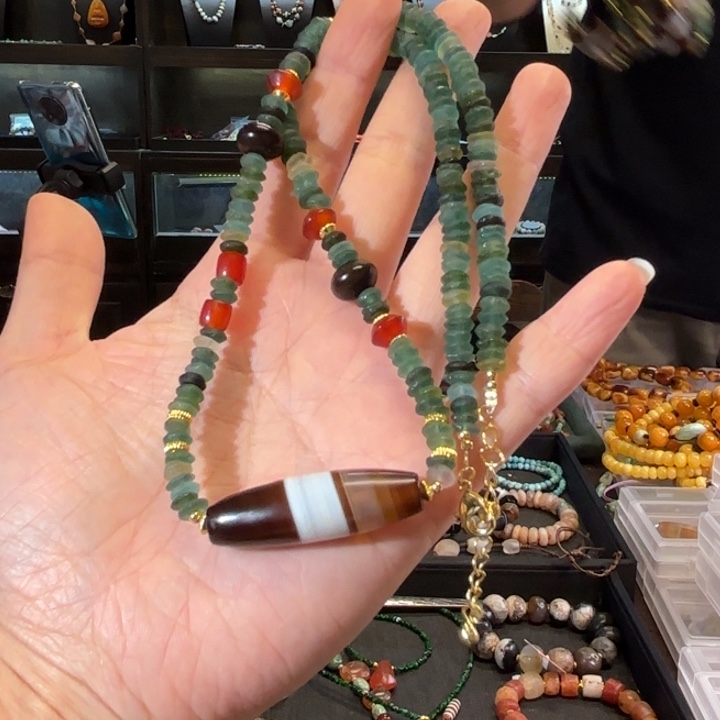 琉璃颈饰琉璃单珠