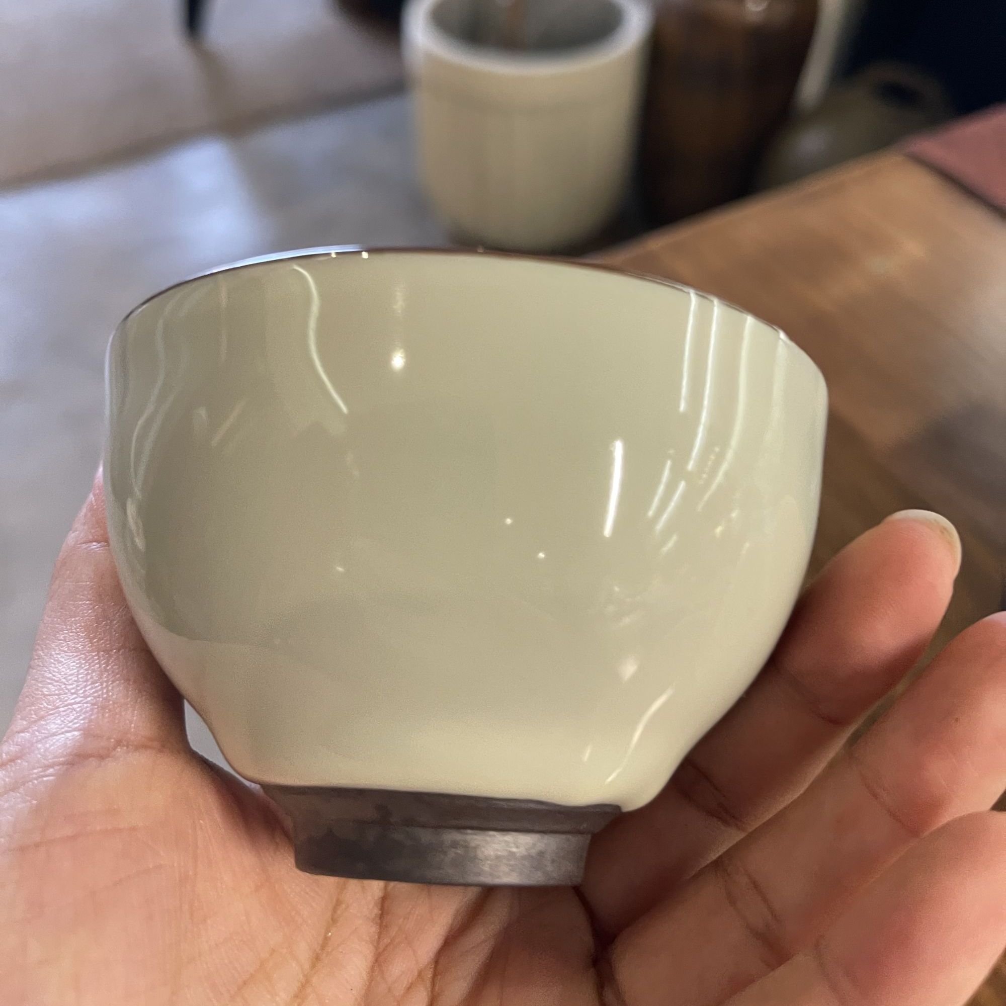 淡茶色简约小茶碗