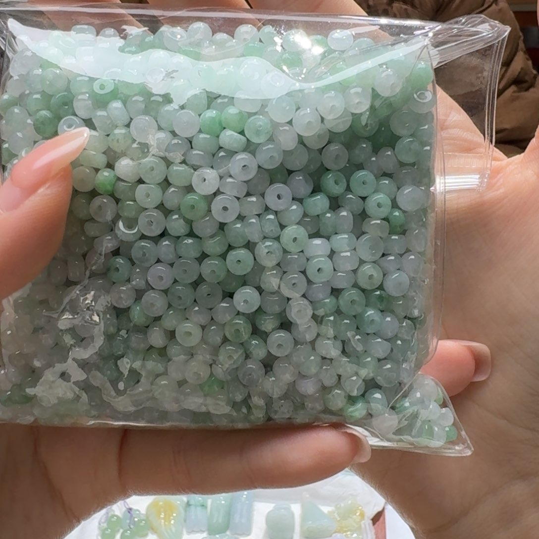 未镶嵌挂件翡翠福利50个，不包邮，拍一单邮费发货