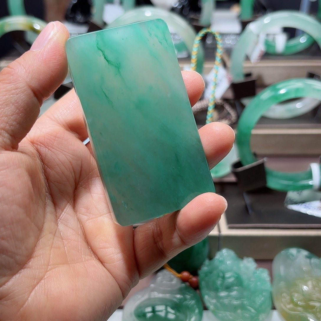 石英质玉颈饰未镶嵌