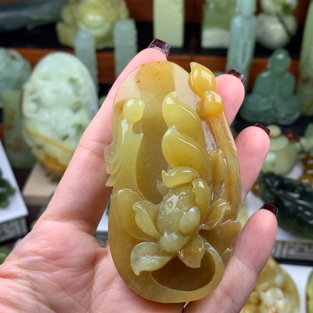 岫玉手把件未镶嵌