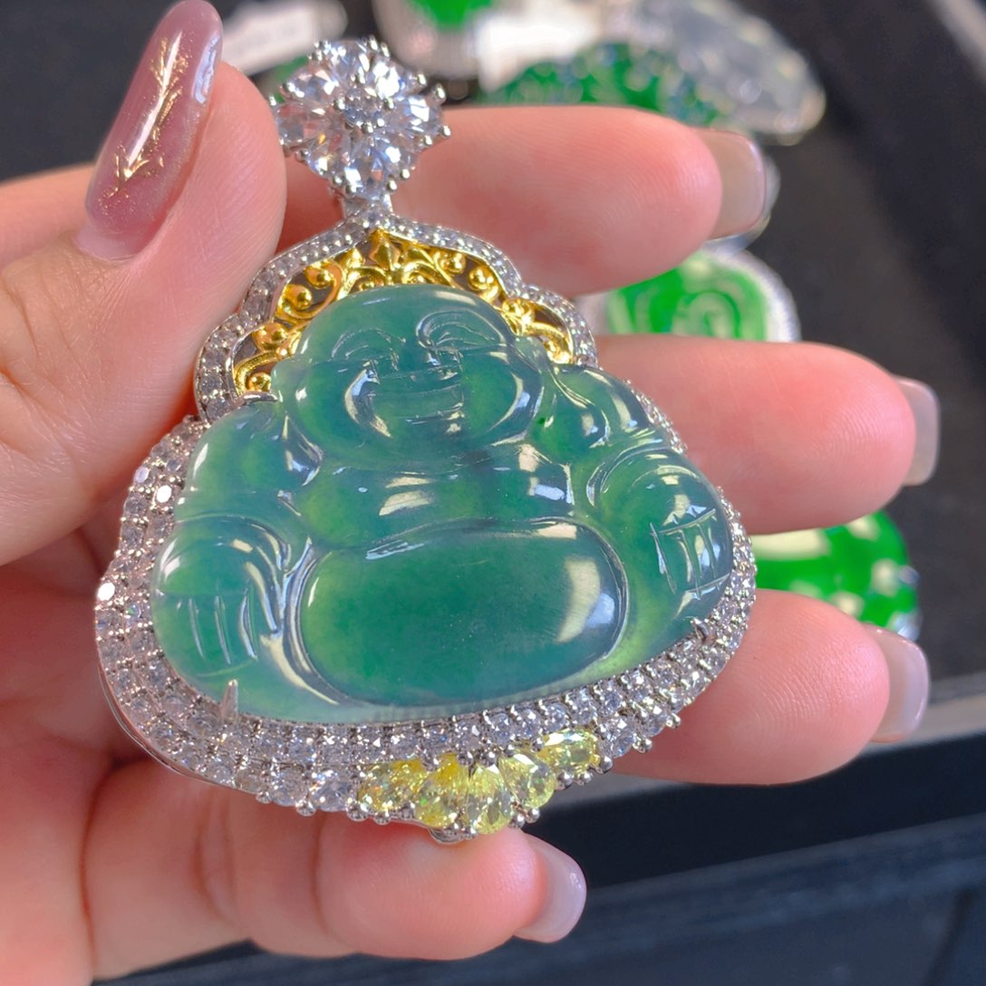 翡翠颈饰未镶嵌翡翠