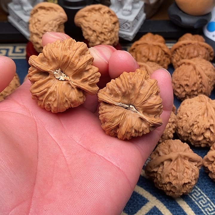 文玩核桃把件凹底39全