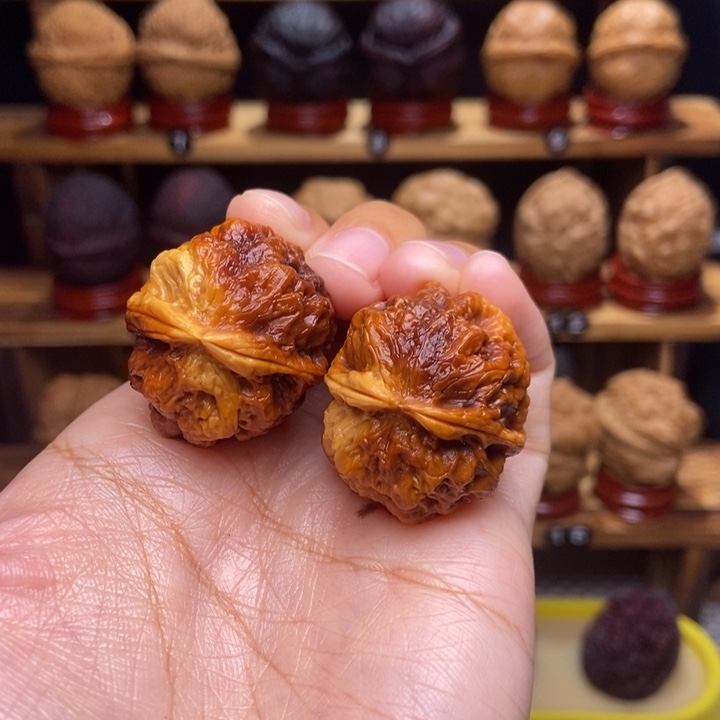 文玩核桃吊坠小绣球5