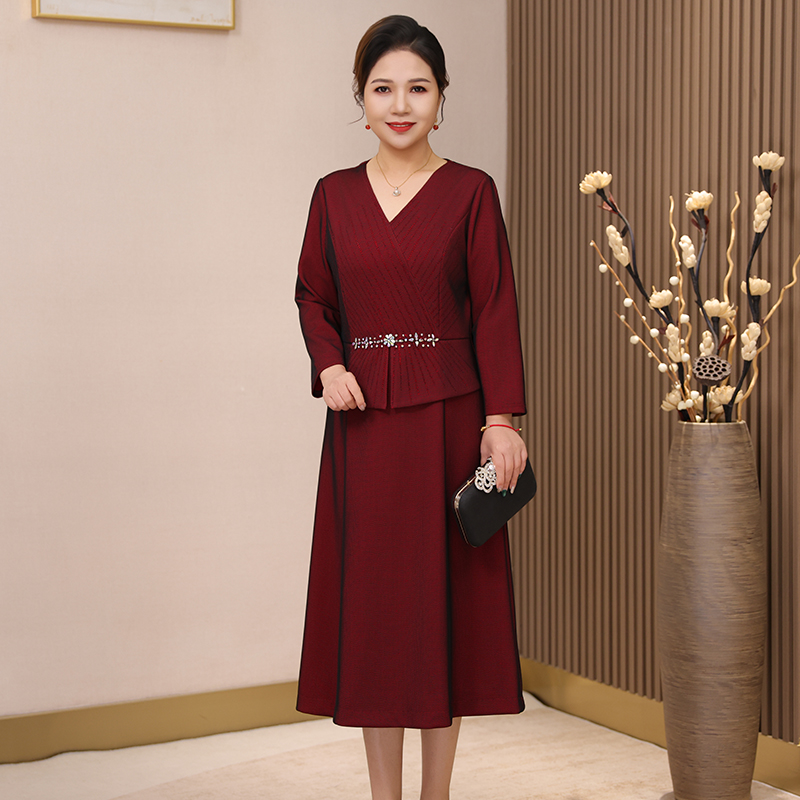 喜妈妈婚宴礼服高端轻奢高级感10月份喜婆婆礼服洋气敬酒服连衣裙