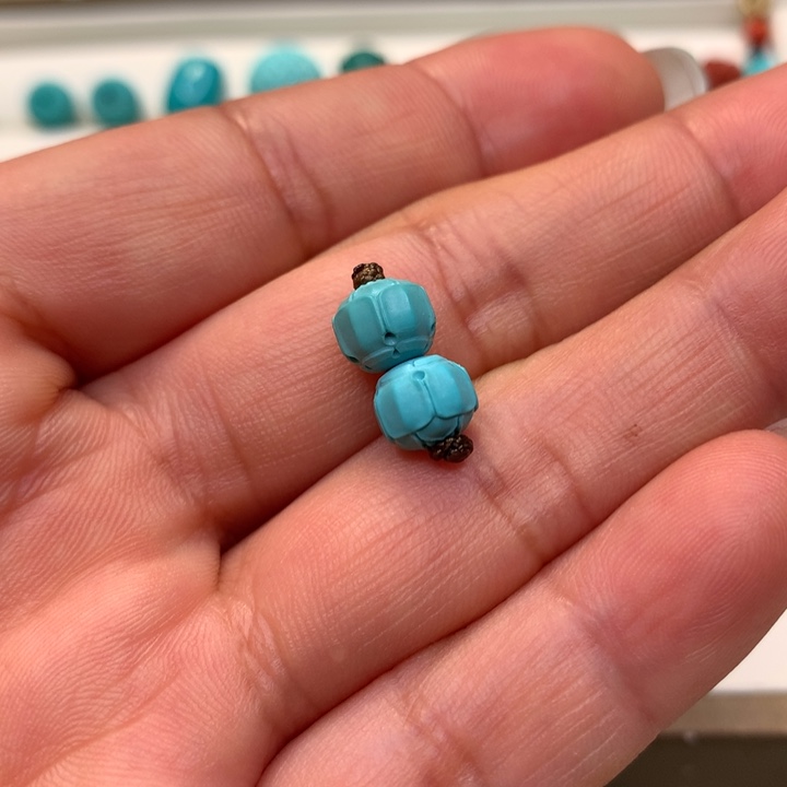 绿松石未镶嵌颈饰