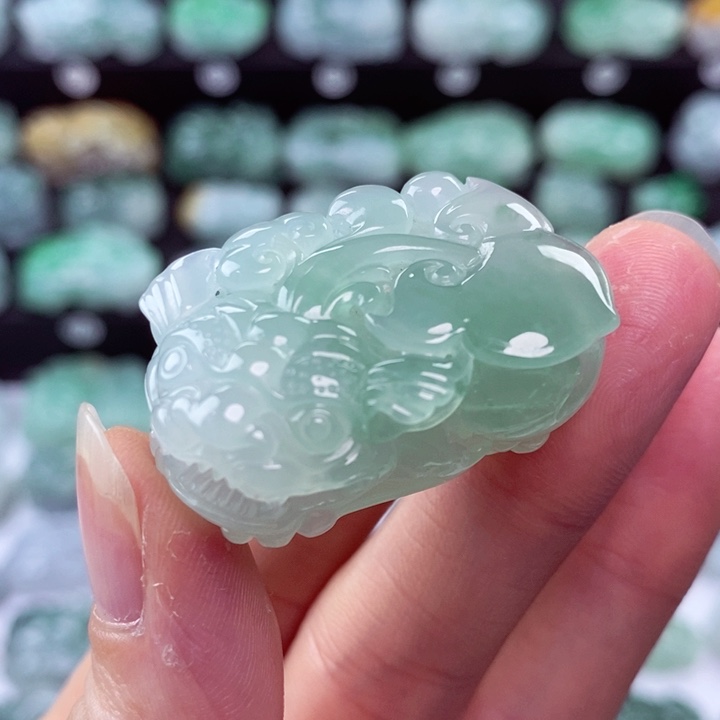 翡翠颈饰未镶嵌天然