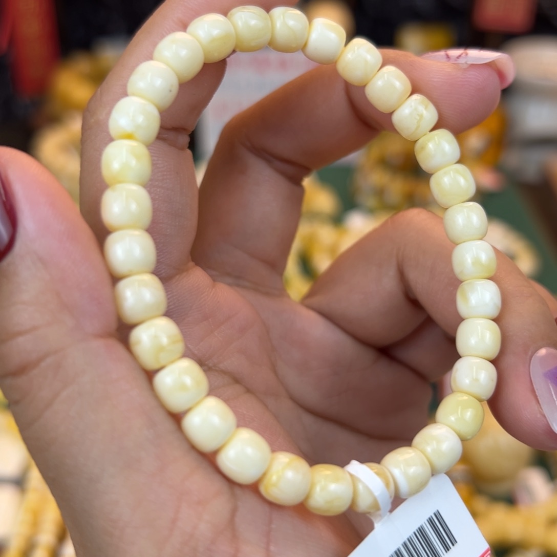 琥珀裸石未镶嵌jhjjjnnnn