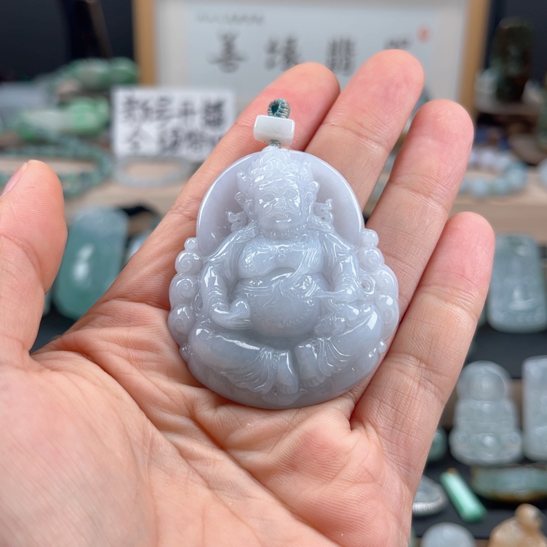 翡翠颈饰未镶嵌黄财神