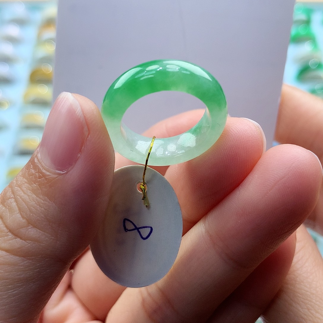 翡翠戒指未镶嵌8圈