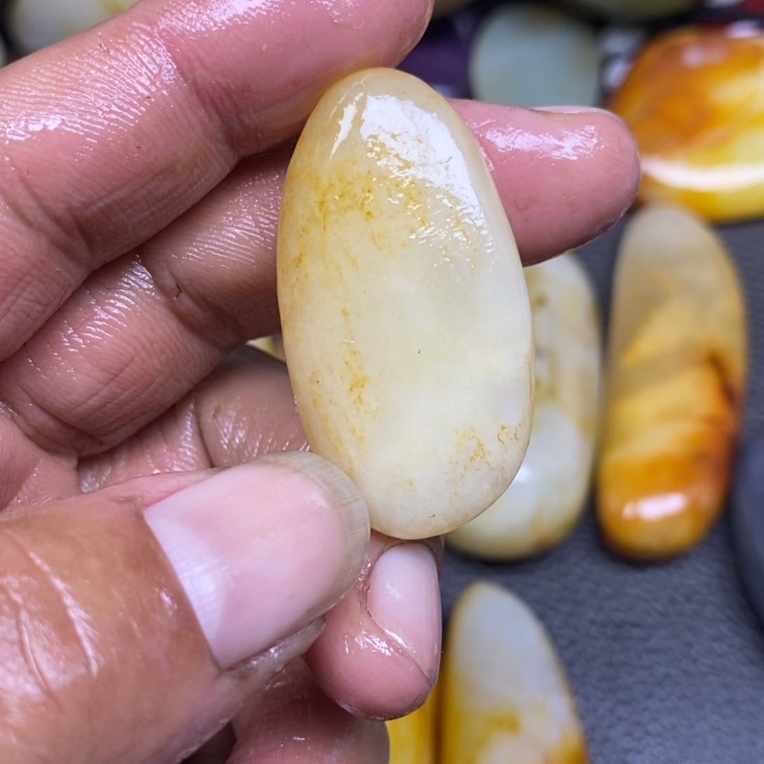 和田玉（糖玉）挂件未镶嵌