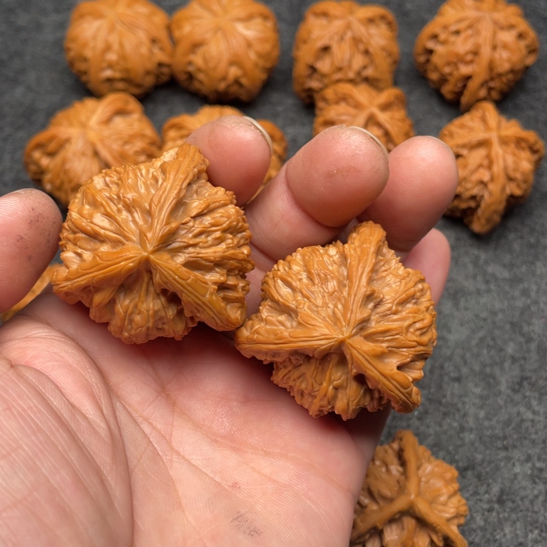 黑***1吊坠文玩核桃狮子头