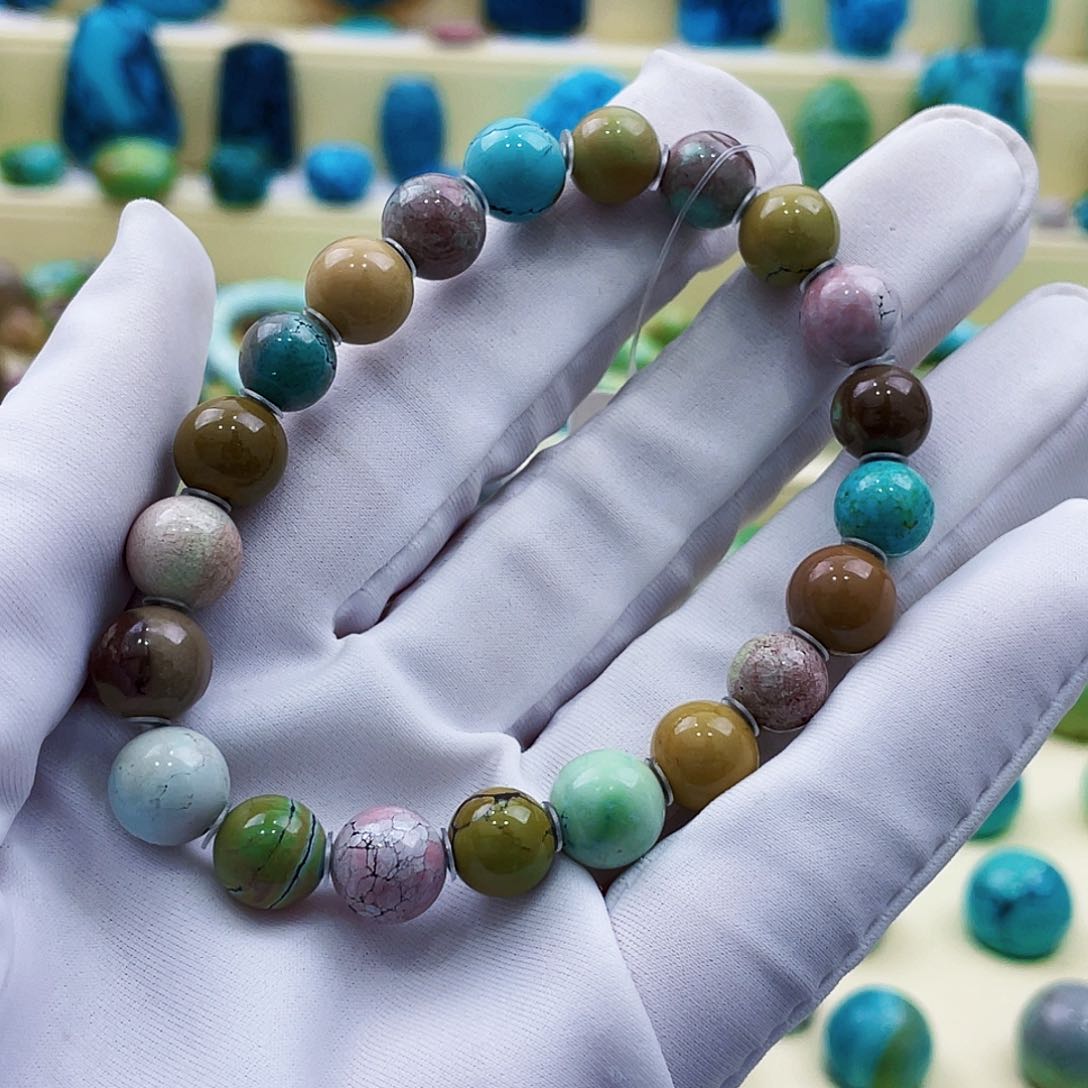 绿松石颈饰未镶嵌