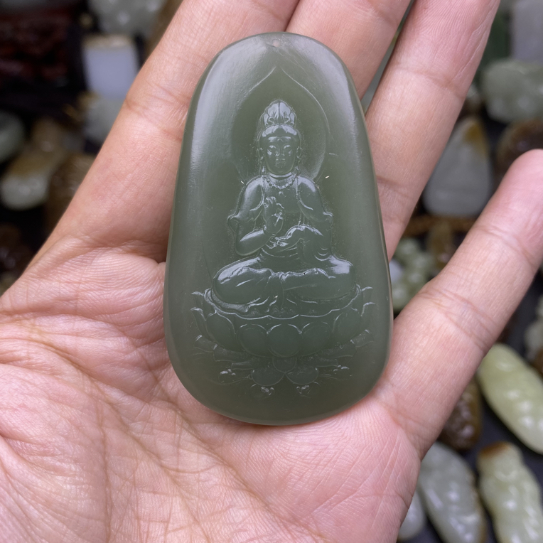 和田玉青海老油料湖水绿冰底观音牌子吊坠