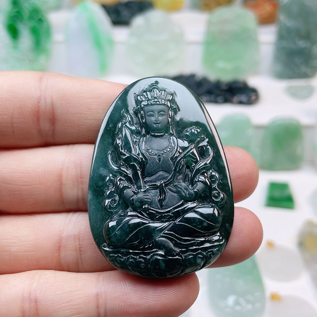 翡翠颈饰未镶嵌大势至菩萨