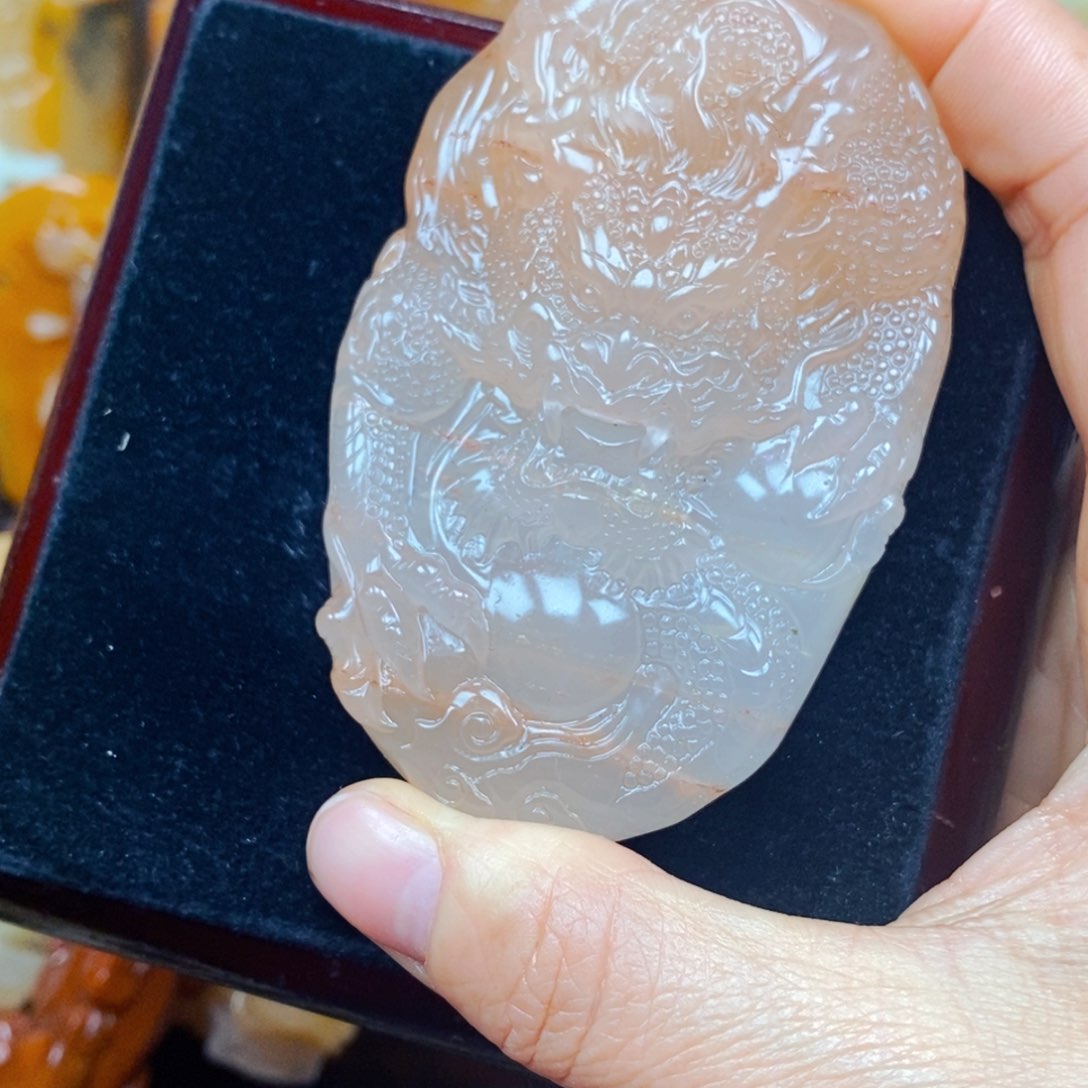 石英质玉（黄龙玉）颈饰未镶嵌