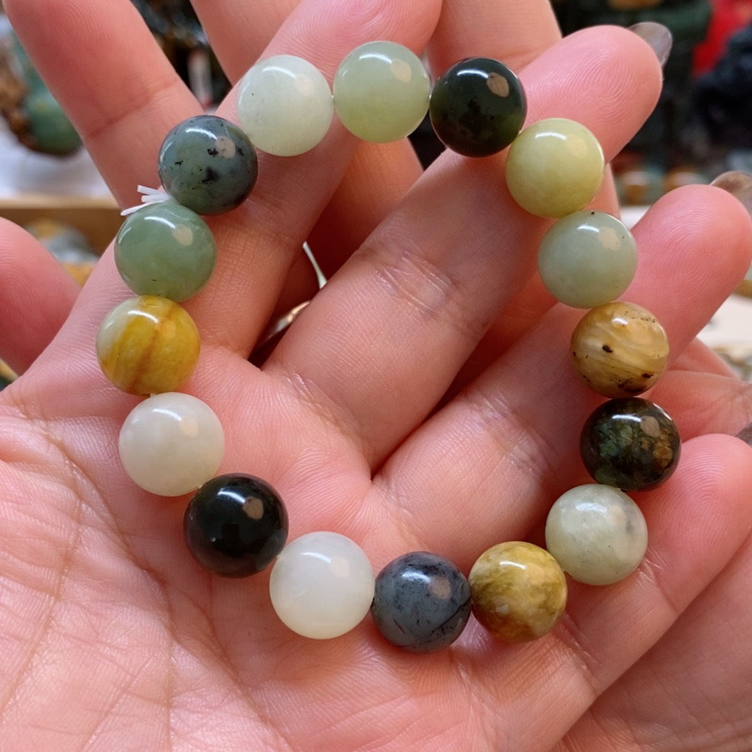 蛇纹石玉手串未镶嵌