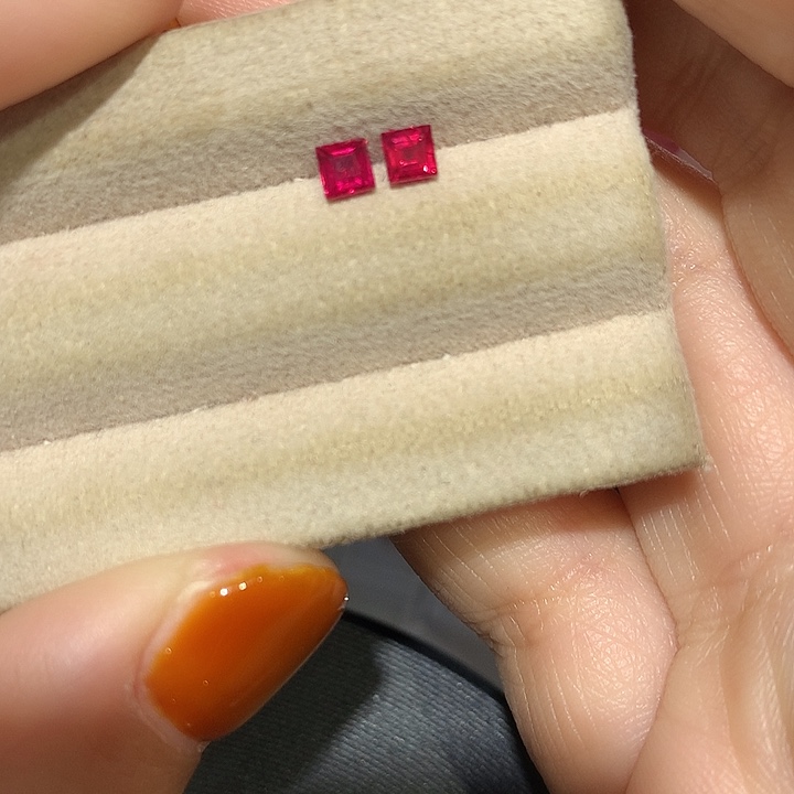 红宝石裸石鸽血红红宝石一对