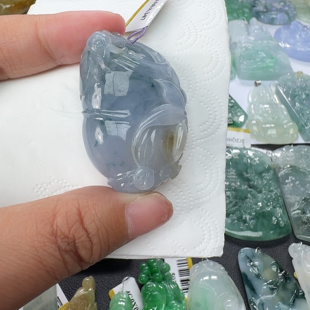 翡翠未镶嵌颈饰吊坠