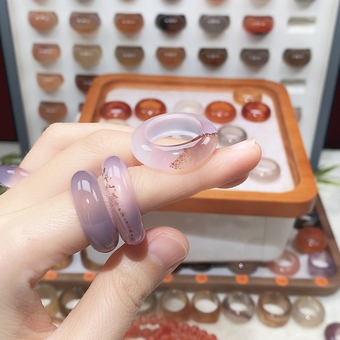 丽****玛瑙/玉髓未镶嵌戒指港17