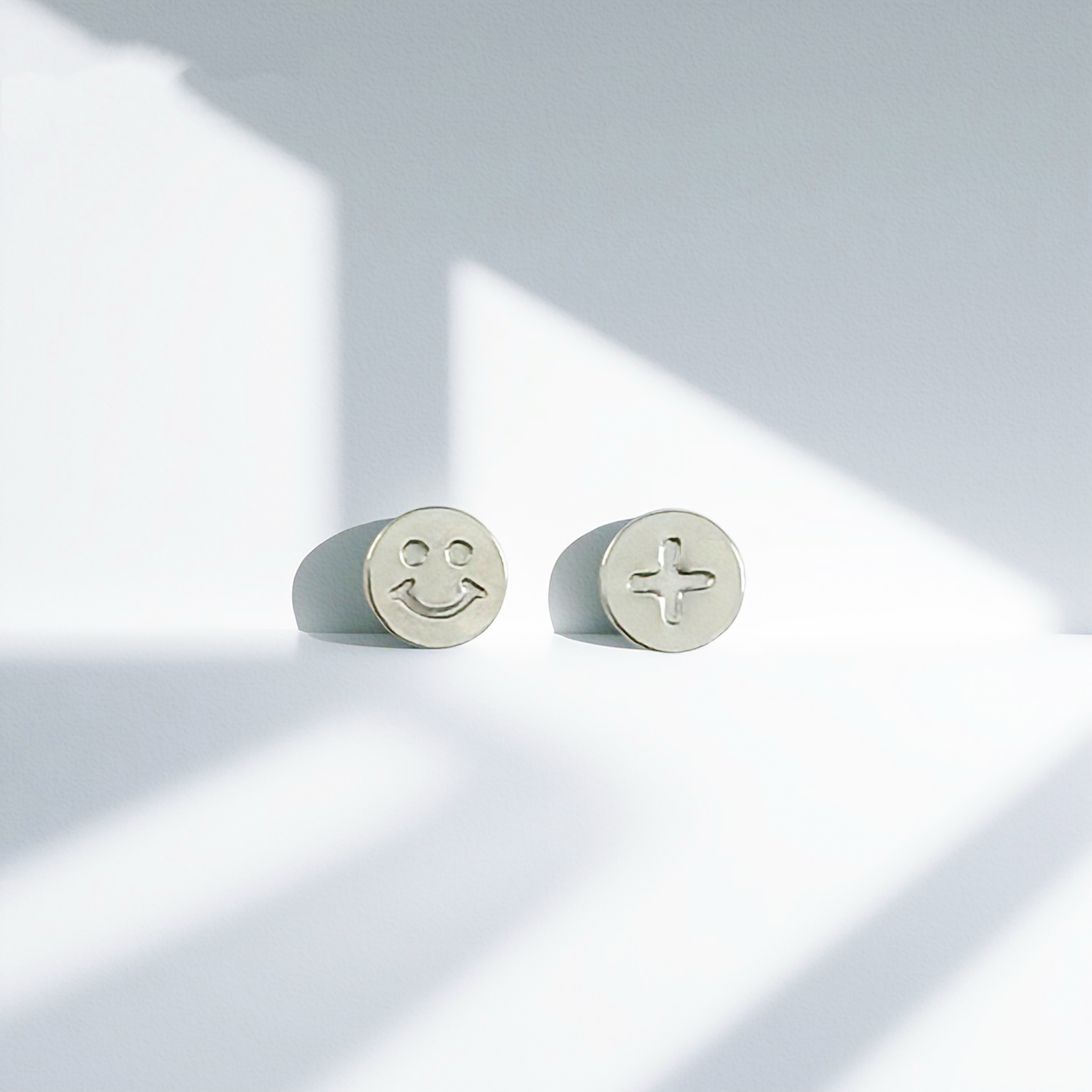 钛合金耳饰 「螺丝，笑脸」f136医用植入级钛合金耳钉耳蜗耳骨钉（T9）