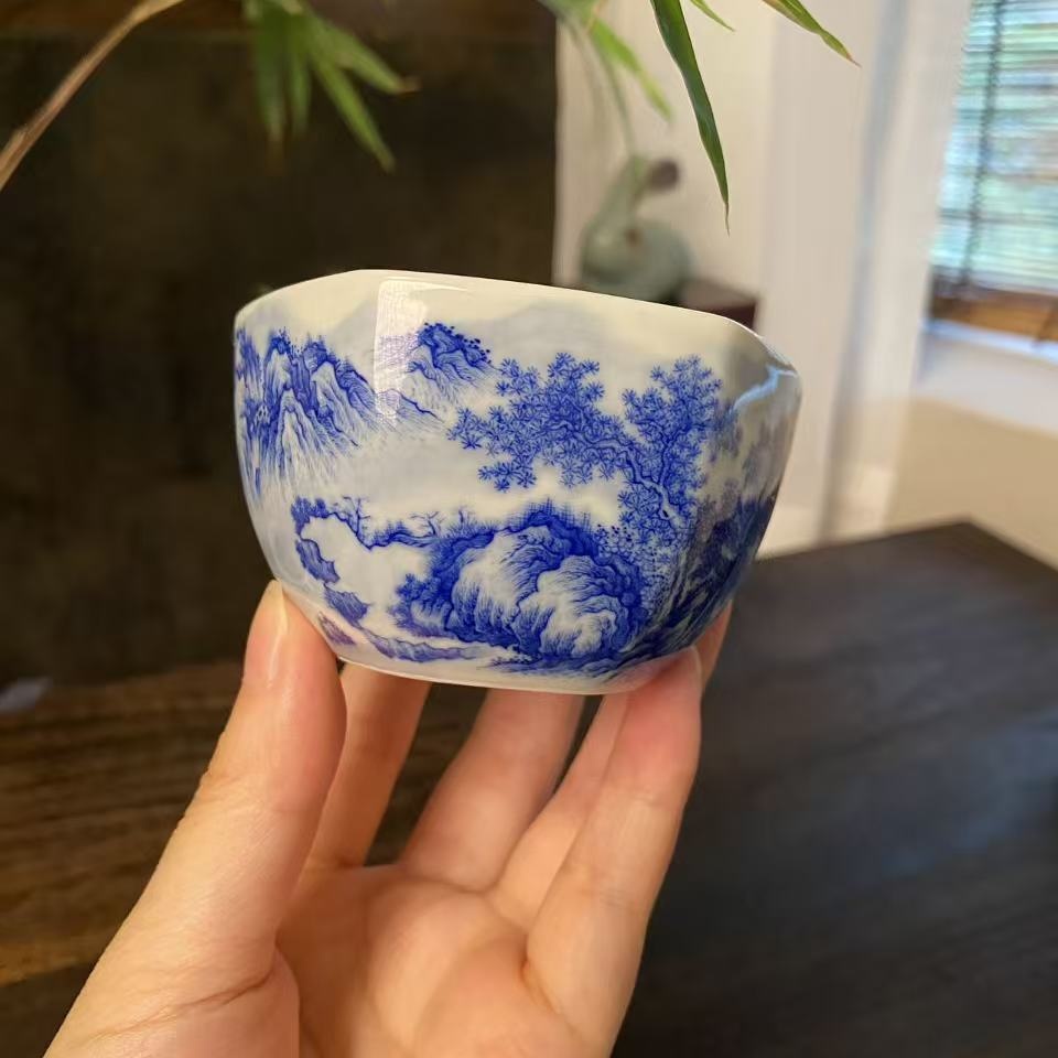 【四悦茶陶】青花山水六方杯 景德镇陶瓷手工手绘 容量100