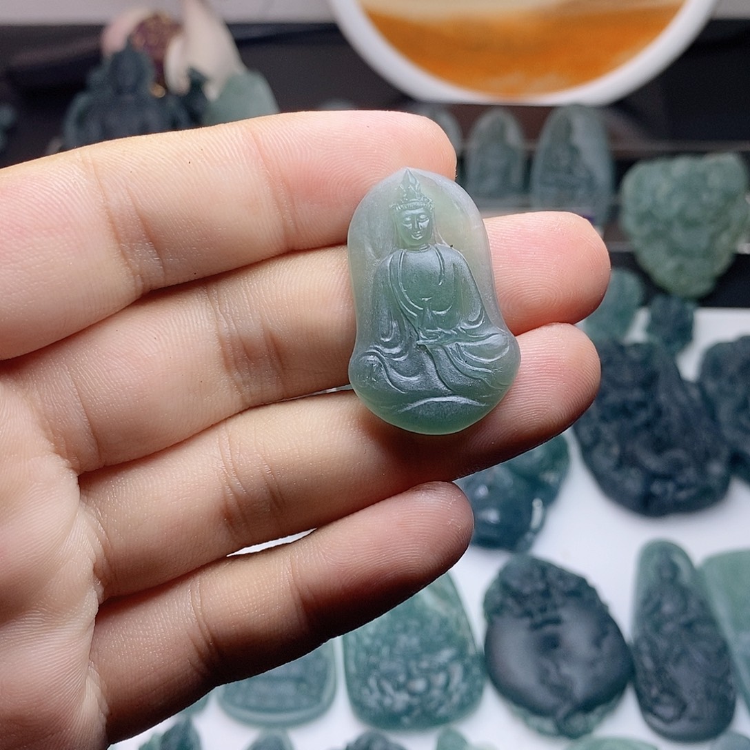 定制翡翠未镶嵌观音