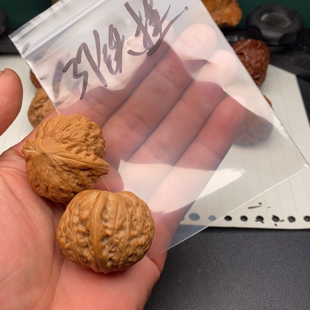 文玩核桃吊坠铁锤