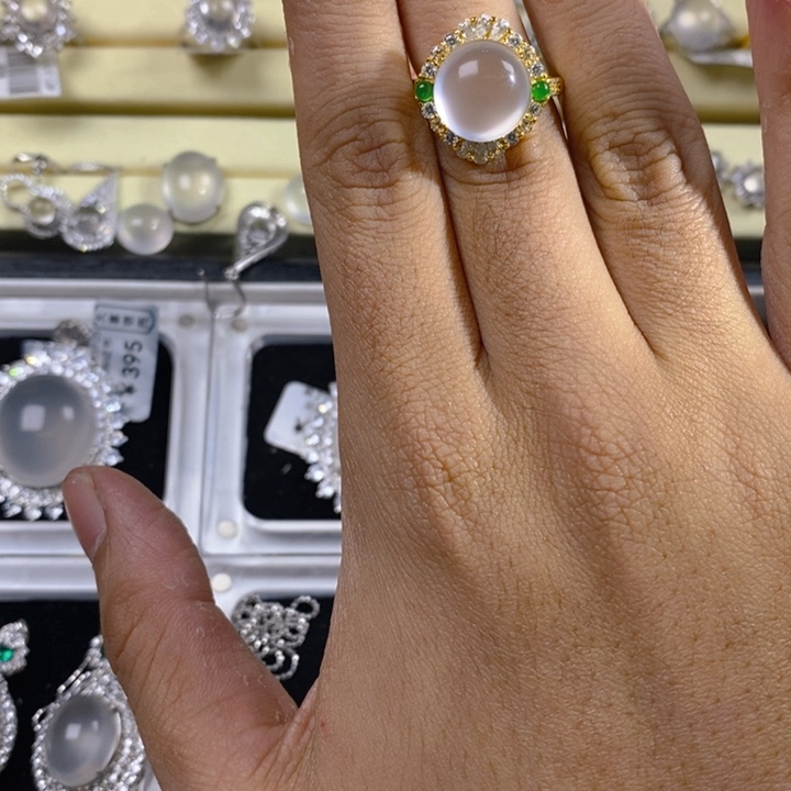 小***鱼石英质玉银S925镶嵌戒指