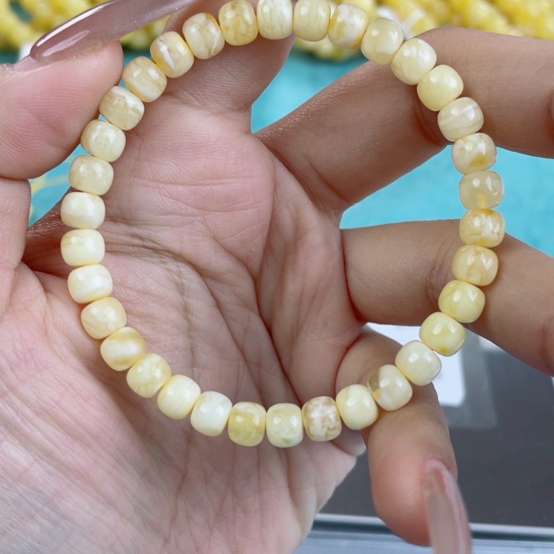 蜜蜡裸石未镶嵌蜜蜡71