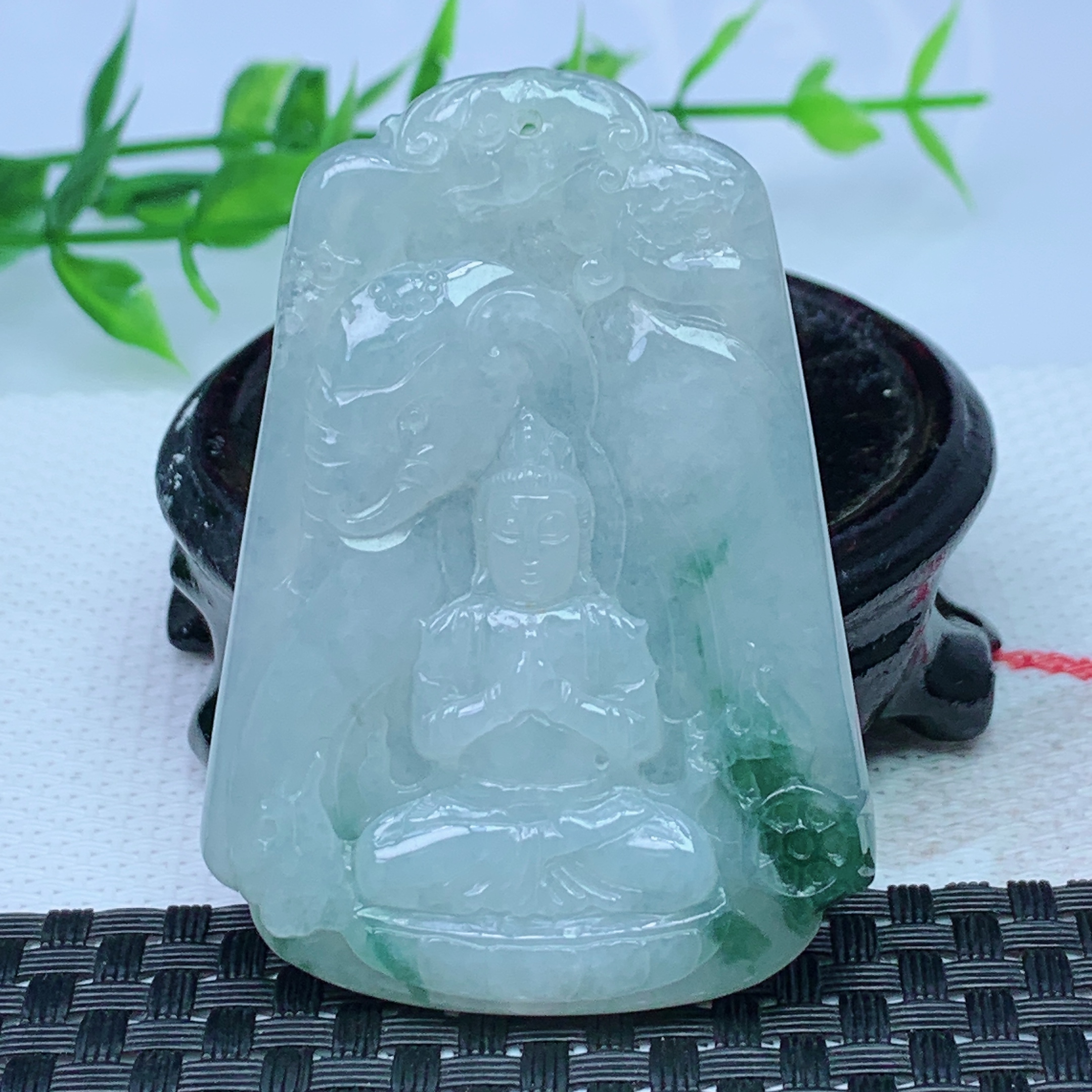 缅甸天然A货翡翠 飘彩普贤菩萨吊坠 尺寸；61.6*44.3*5.8mm