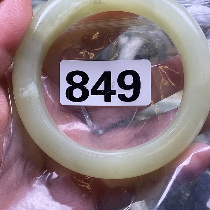 无***.蛇纹石玉未镶嵌手镯