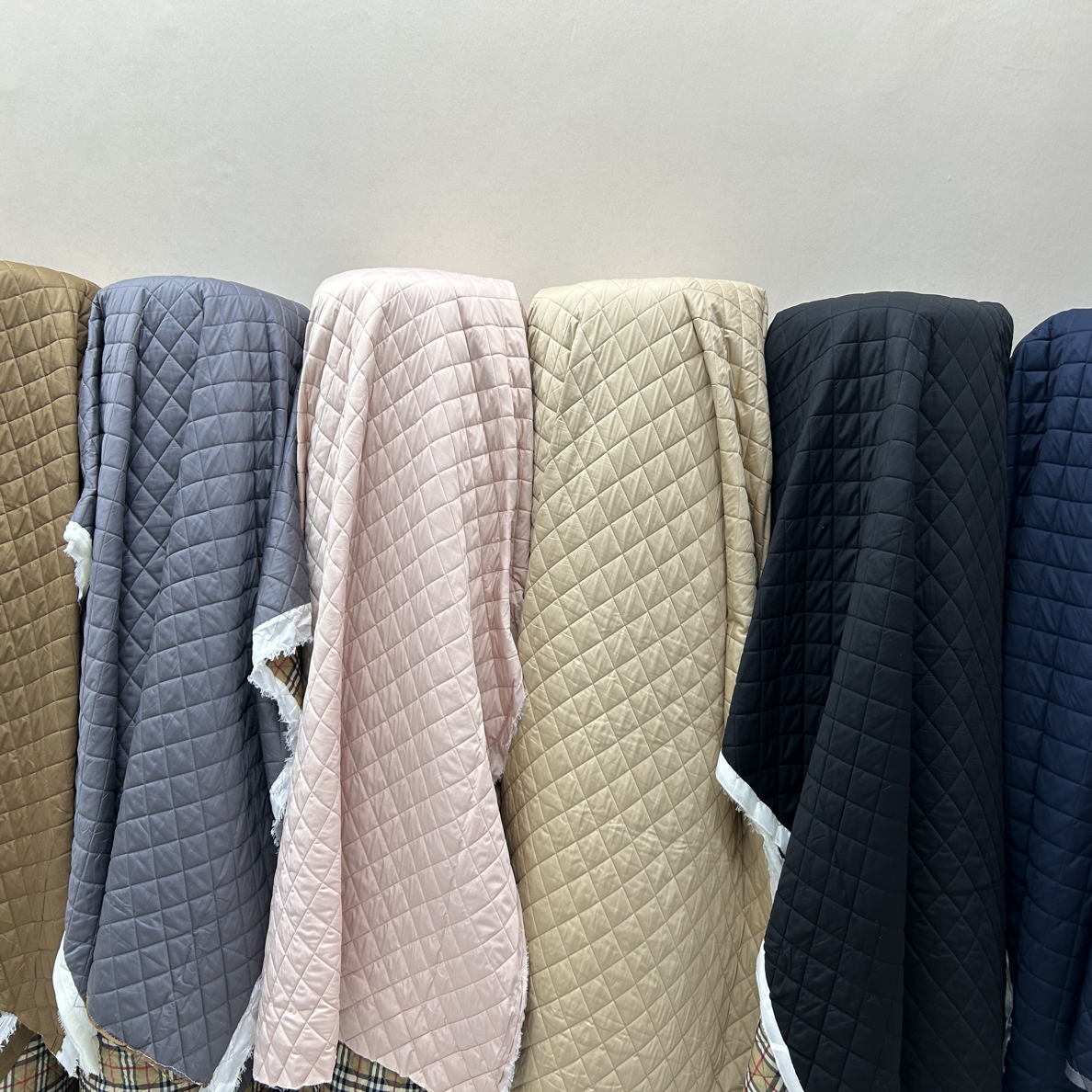 厚款棉袄面料，不支持7天无理由退换货